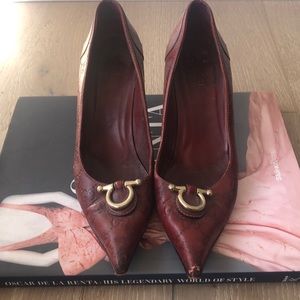 Red Gucci pumps